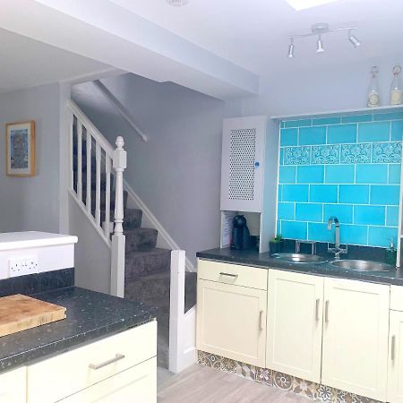 Stay In The Heart Of York At The Hampden - Free Parking - York Holiday Home Экстерьер фото
