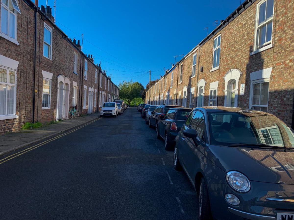 Stay In The Heart Of York At The Hampden - Free Parking - York Holiday Home Экстерьер фото