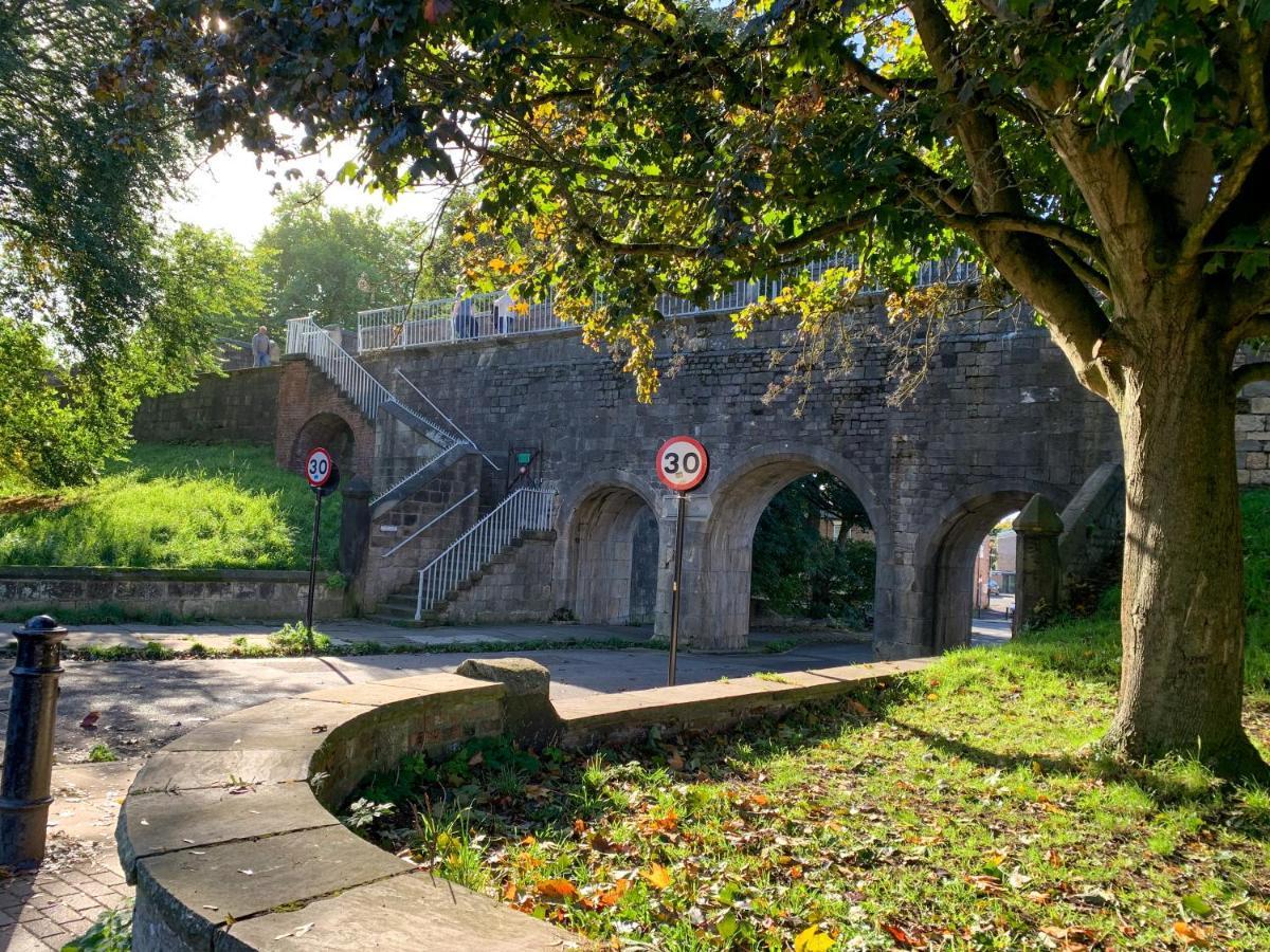 Stay In The Heart Of York At The Hampden - Free Parking - York Holiday Home Экстерьер фото