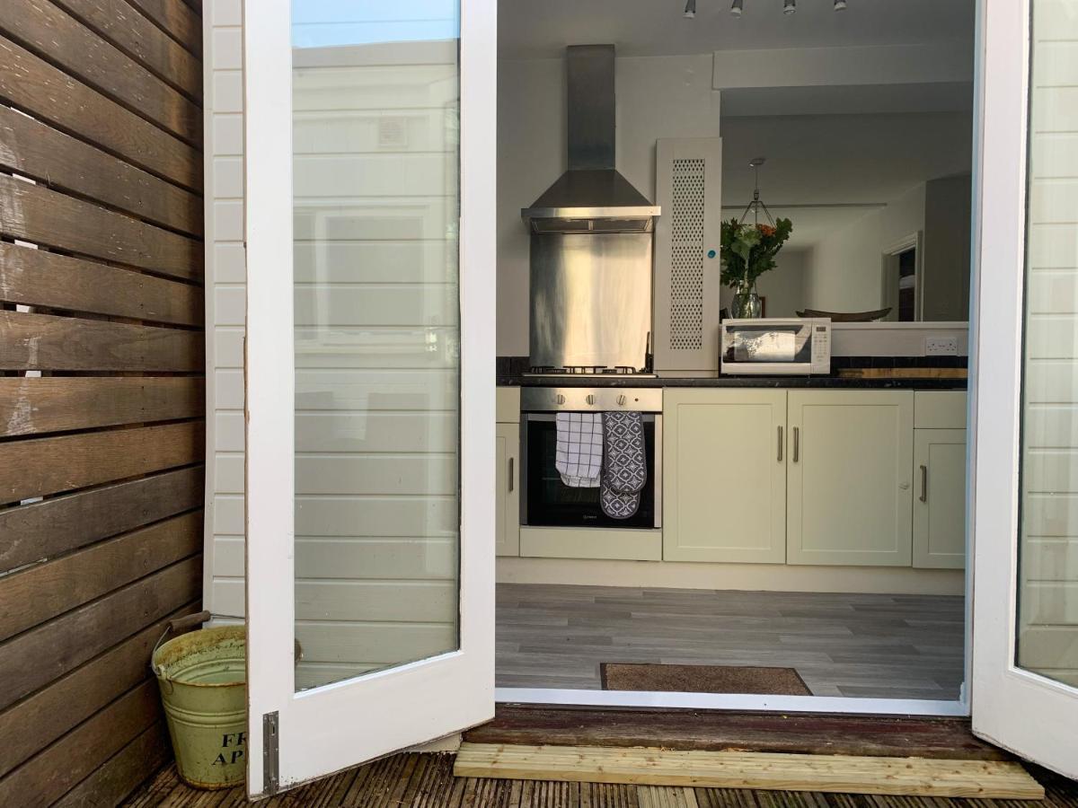 Stay In The Heart Of York At The Hampden - Free Parking - York Holiday Home Экстерьер фото