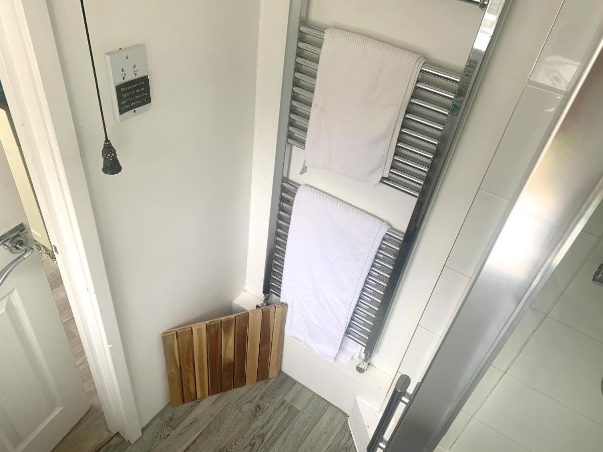 Stay In The Heart Of York At The Hampden - Free Parking - York Holiday Home Экстерьер фото