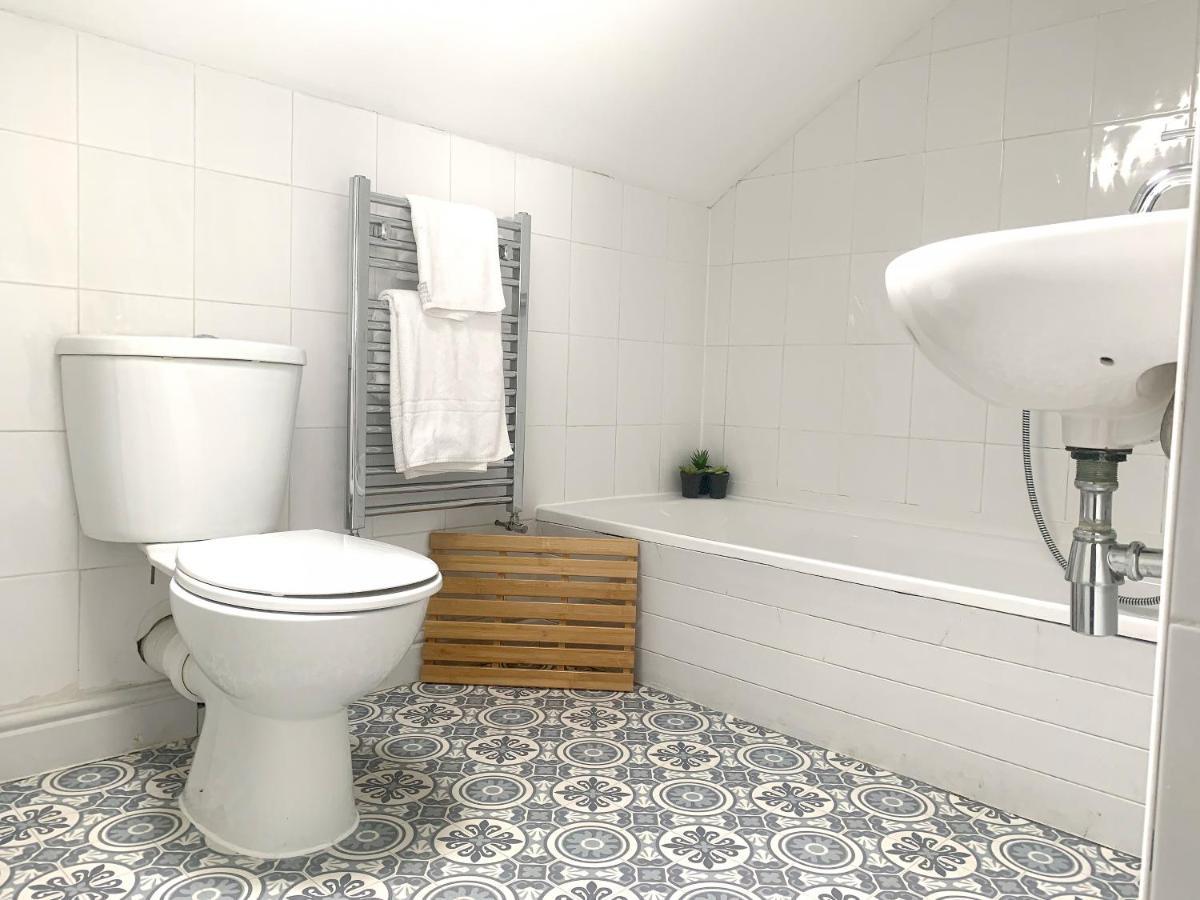 Stay In The Heart Of York At The Hampden - Free Parking - York Holiday Home Экстерьер фото