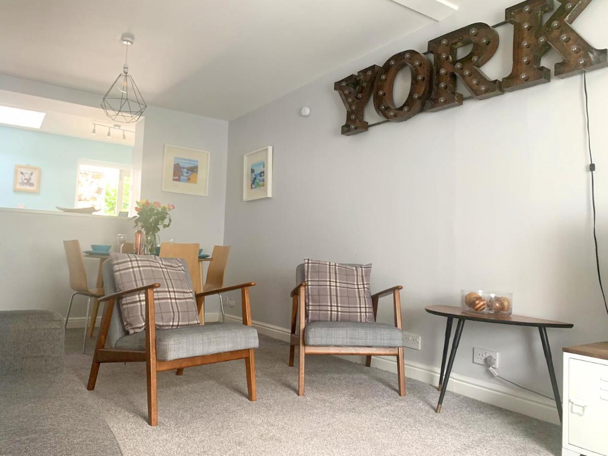 Stay In The Heart Of York At The Hampden - Free Parking - York Holiday Home Экстерьер фото