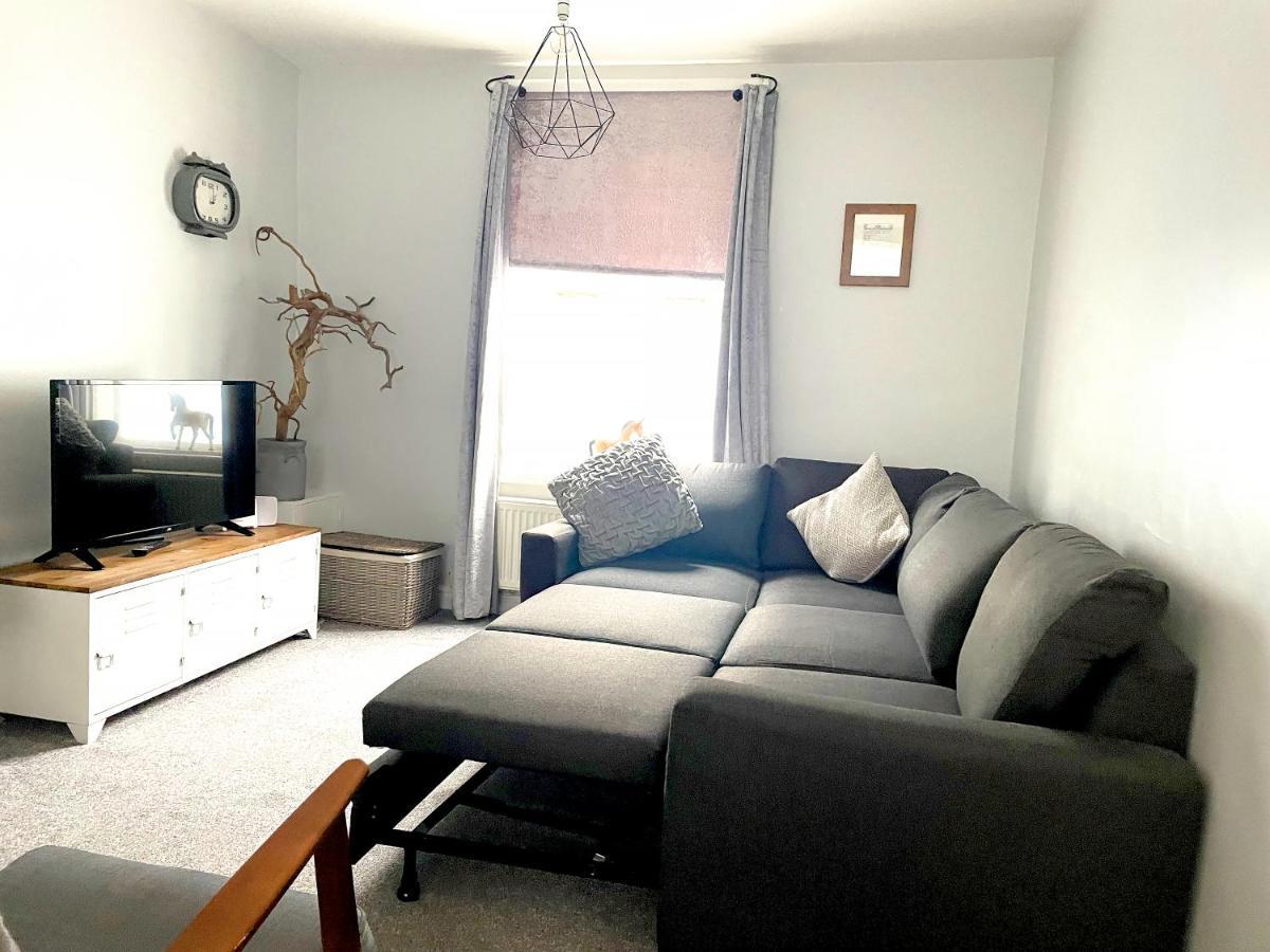 Stay In The Heart Of York At The Hampden - Free Parking - York Holiday Home Экстерьер фото